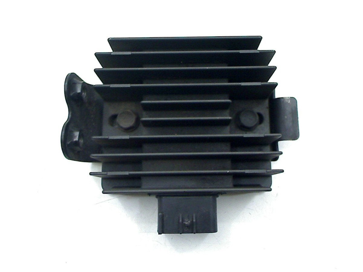 REGULATEUR DE TENSION Z 800 2013-2016 +ABS (Z800 ZR800A-B), Dhr. S. di Majo, Utilisé, Info@cama-motorparts.nl, P.J. Troelstraweg 8 8
3144 CX  MAASSLUIS, NL