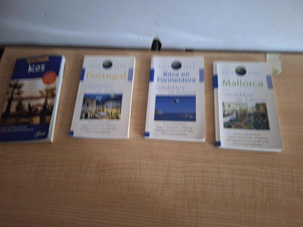 reisgidsen globus, Boeken, Ophalen of Verzenden, Zo goed als nieuw, Reisgids of -boek