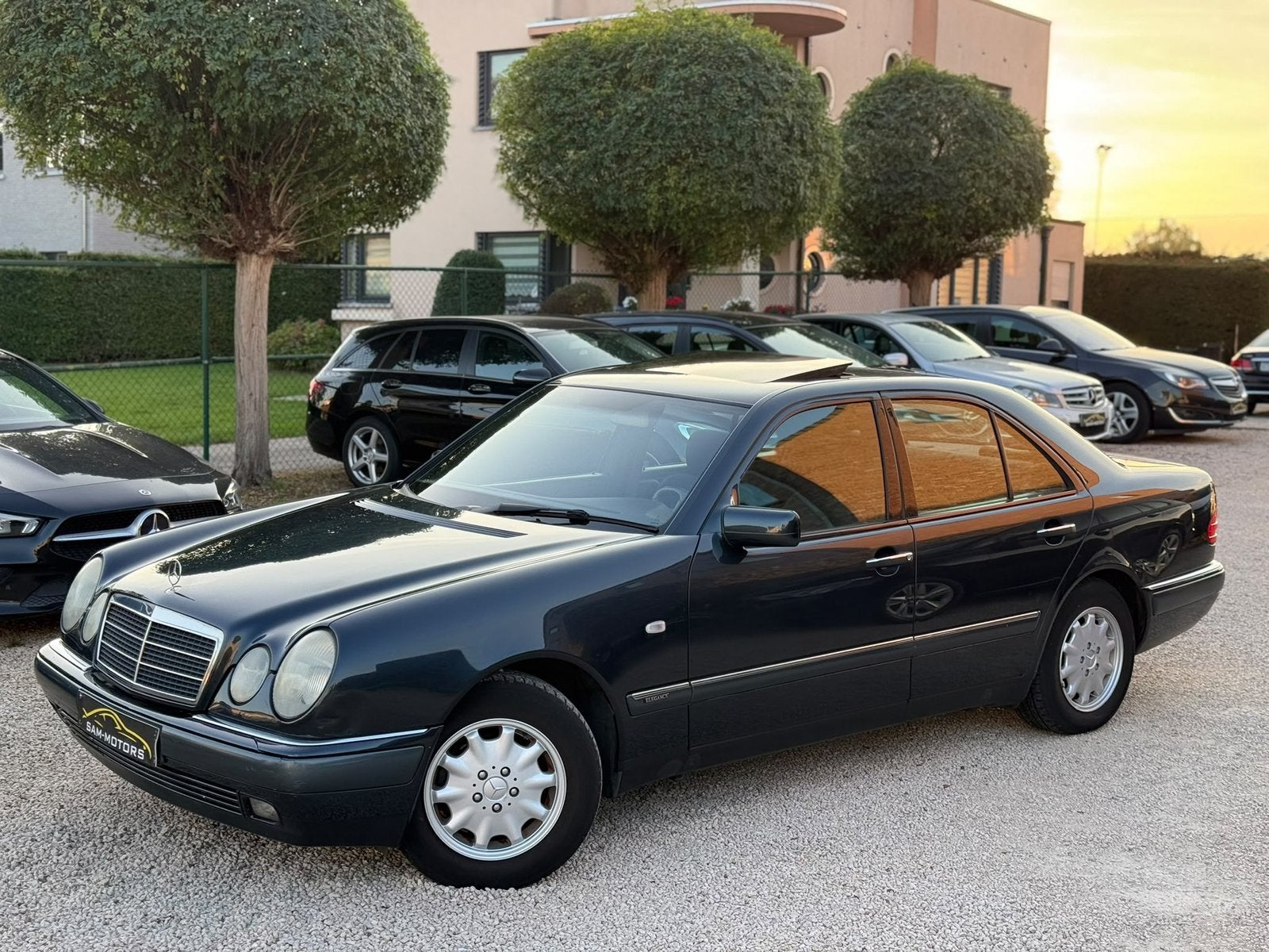 Mercedes-Benz E230 – Youngtimer – Automaat – 05/1997 –, Autos, Achat, 110 kW, Entreprise, 5 portes