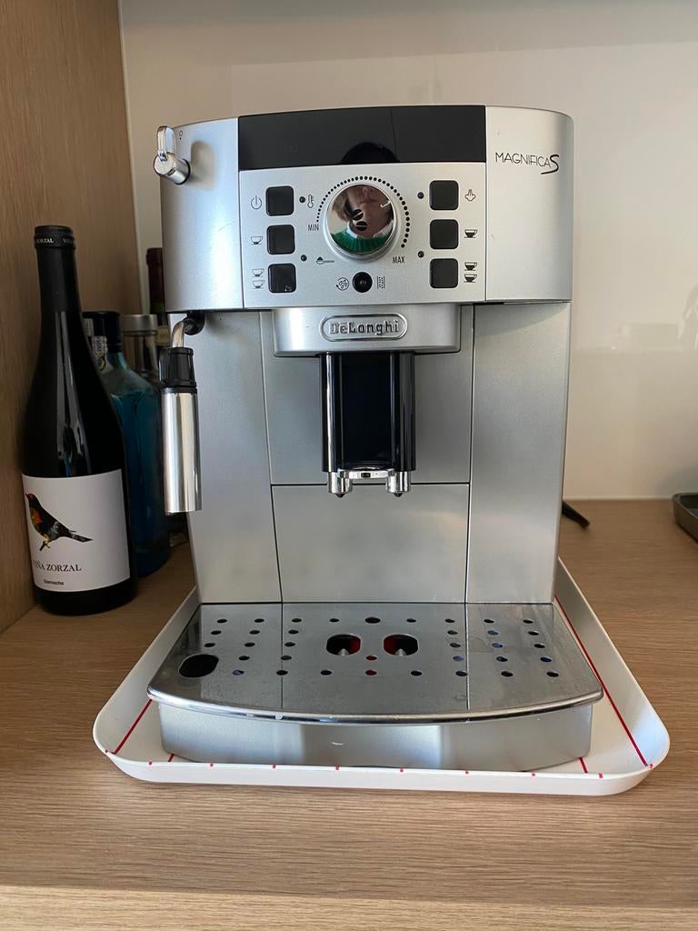 Delonghi magnifica S, Elektronische apparatuur, Ophalen, Koffiemachine