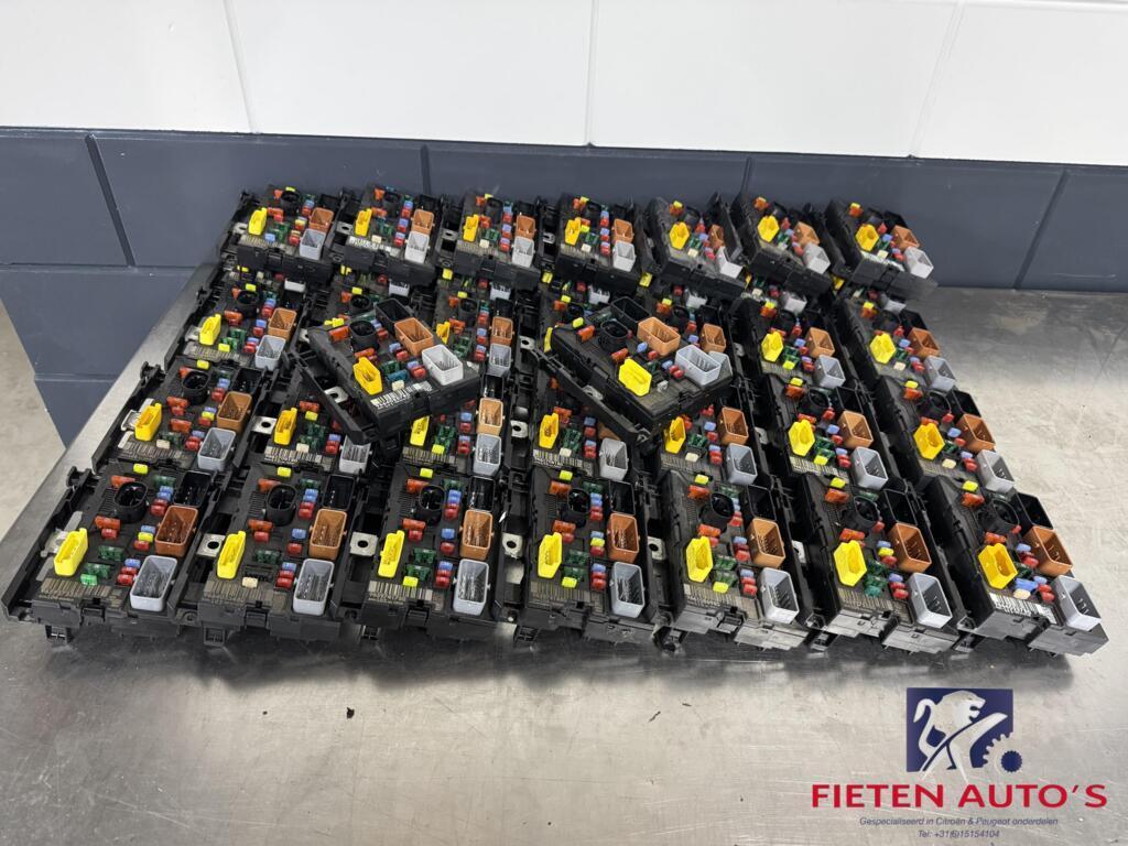 Zekeringkast BSM Peugeot 207 / 307 6500FH 9661708280, Auto-onderdelen, Gebruikt, Ophalen of Verzenden, Peugeot, Peugeot