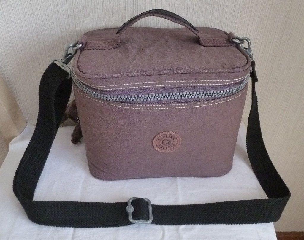 Kipling Bag band beautycase of foto-app + aapje, Ophalen of Verzenden, Gebruikt, Beige, Kipling