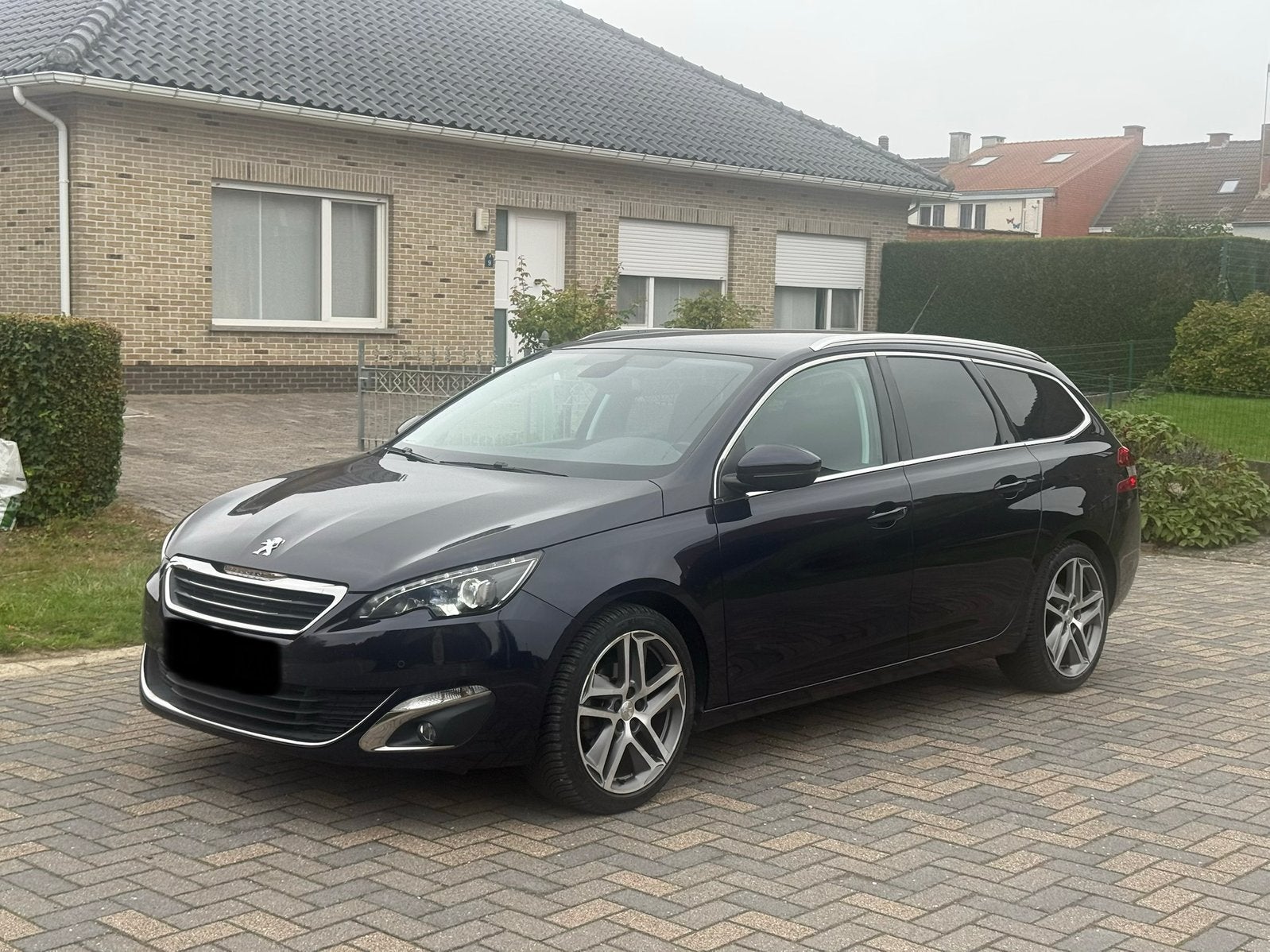 Peugeot 308 1.2 benzine 2017 euro6b weing km met keuring, Zwart, Leder, 5 deurs, Particulier