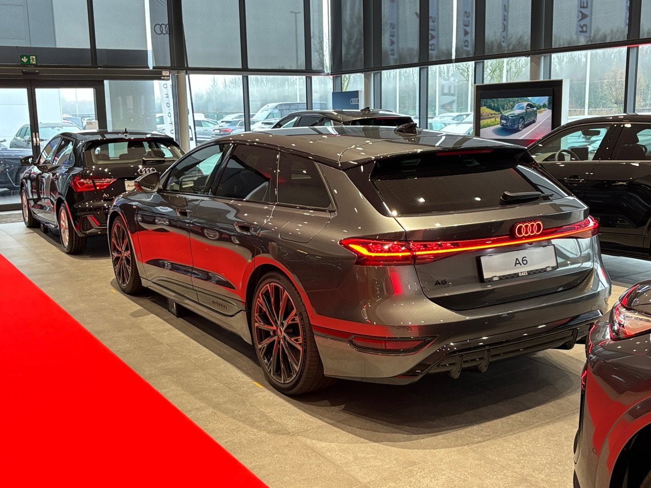 Audi A6 Avant e-tron Audi A6 Avant Corporate S e-tron perfor, Auto's, Automaat, https://public.car-pass.be/vhr/d1172ff5-a1ba-4a63-9765-90c3a9181e00