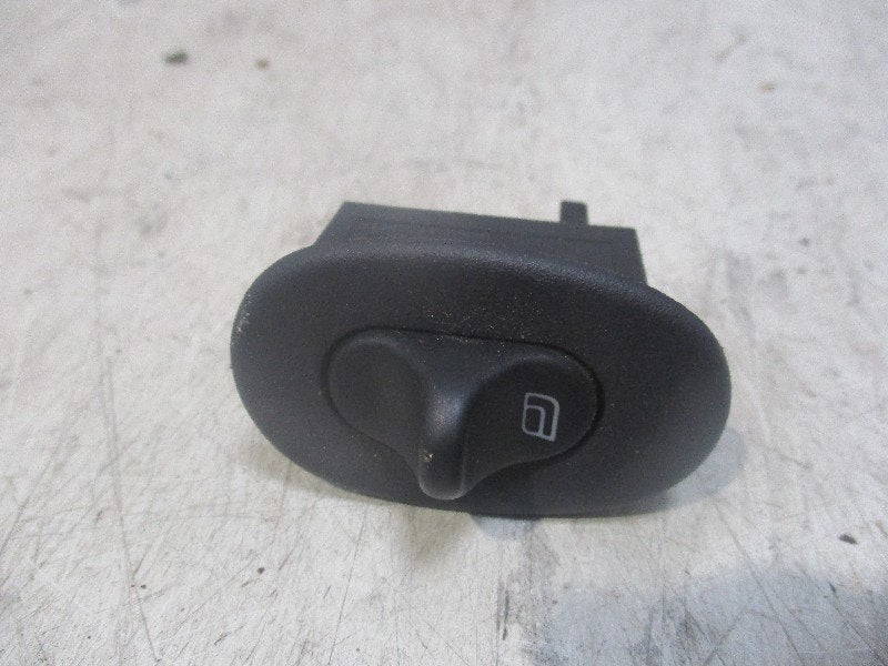RAAMSCHAKELAAR LINKS ACHTER Saab 900 II (45-19-989), Saab-de-info@saabgroup.com, Saab Deutschland GmbH, Saab, Gebruikt