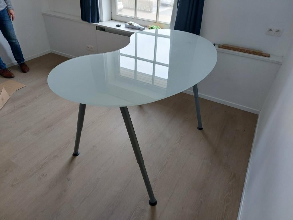 IKEA Galant bureau, Huis en Inrichting, Bureaus, Ophalen, In hoogte verstelbaar, Gebruikt