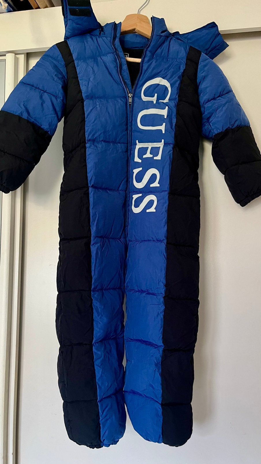 Skipak Guess blauw unisex maat 4 tot 6j, Ophalen of Verzenden, Zo goed als nieuw