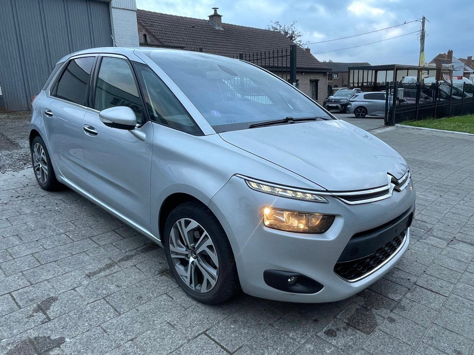 Citroen C4 Picasso 1.2i exclusive 2015, Auto's, C4 (Grand) Picasso, 5 zetels, 1200 cc, Boordcomputer