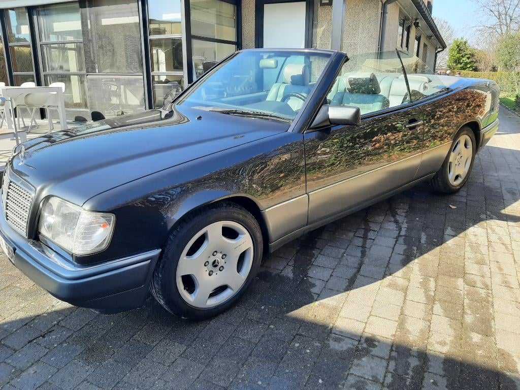 e 220 cabrio oldt. 1994 in topconditie oldtimer farm aalter, foto 5