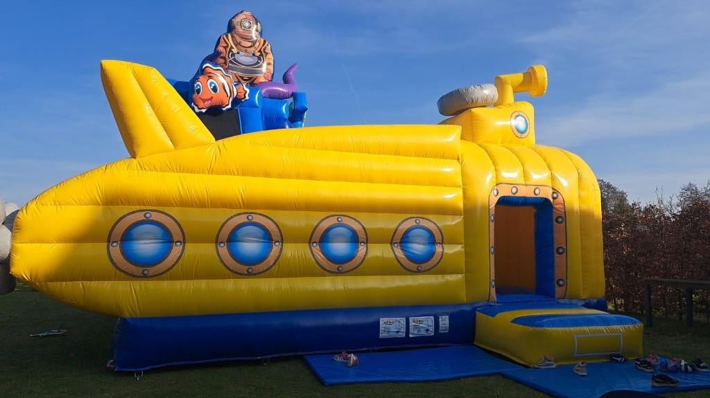 Yellow Submarine springkasteel te huur, Ophalen
