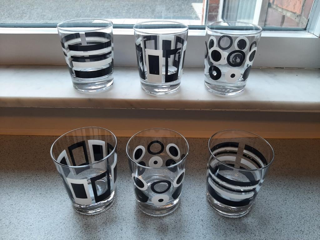 IKEA retro glazen zwart wit design – set van 6, Ophalen of Verzenden