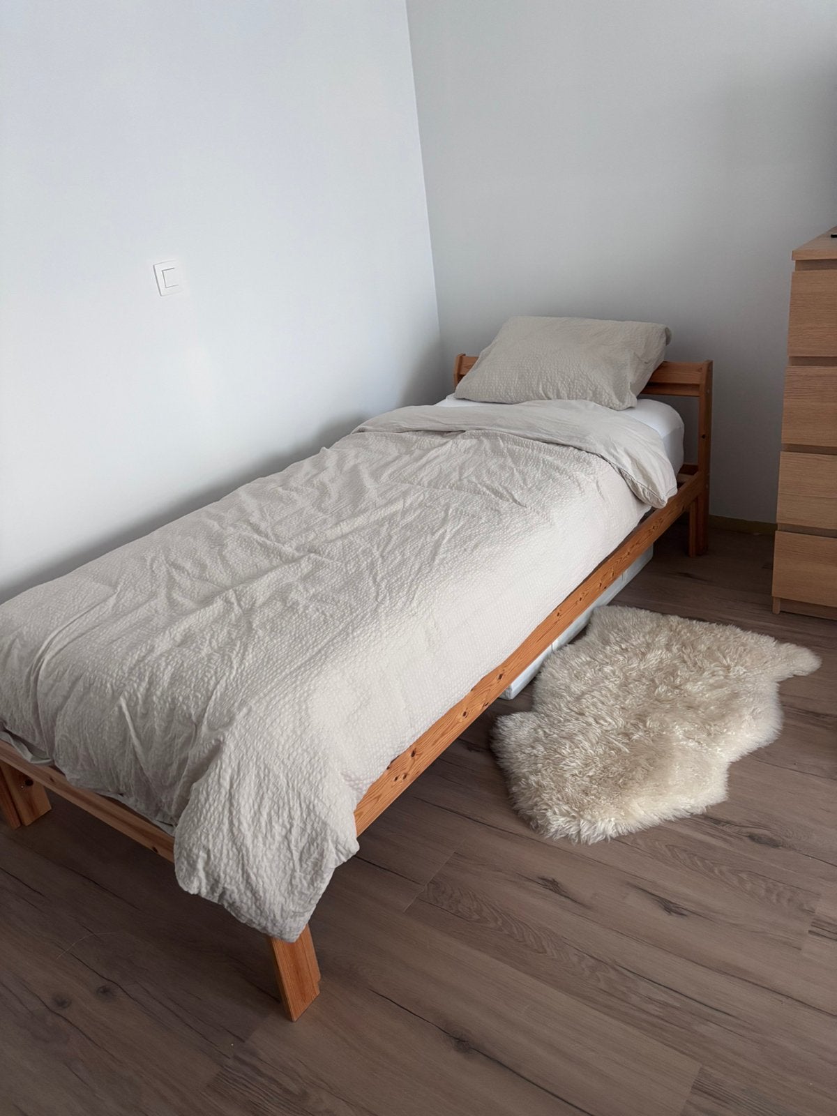 Bedframe + lattenbodem 90x200cm, Ophalen, Zo goed als nieuw