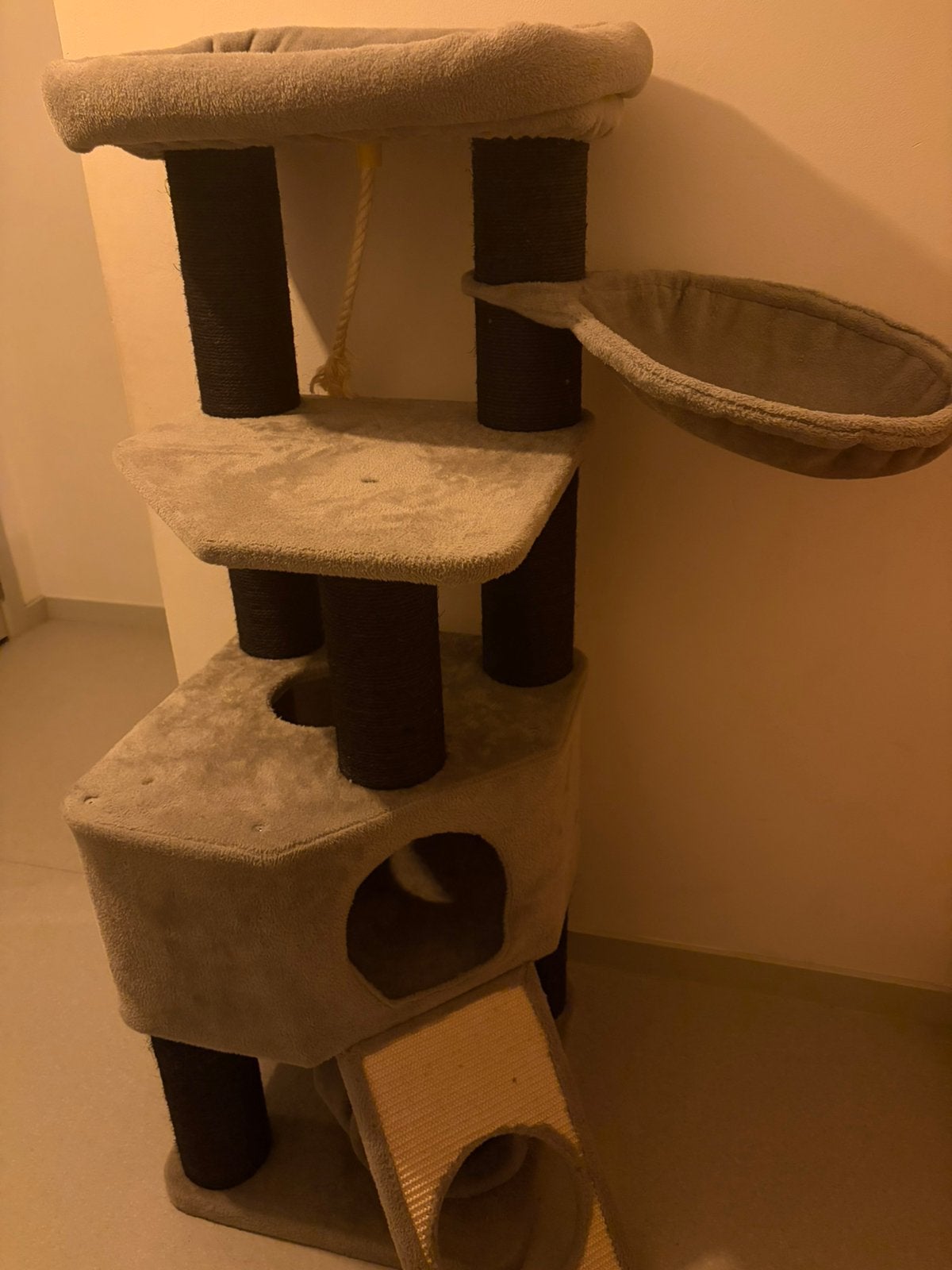 Katten huisje, Ophalen of Verzenden, Zo goed als nieuw, Krabpaal