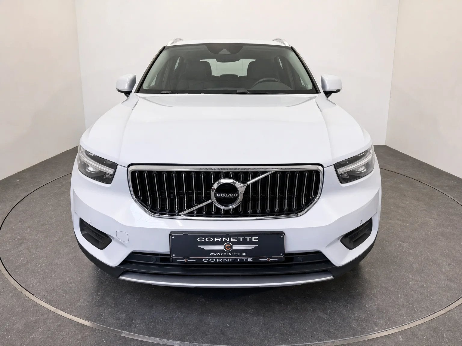 Volvo XC40 & Recharge Momentum, https://public.car-pass.be/vhr/1c687649-e399-41fc-94ed-9247f221be6f, Achat, Euro 6, Entreprise