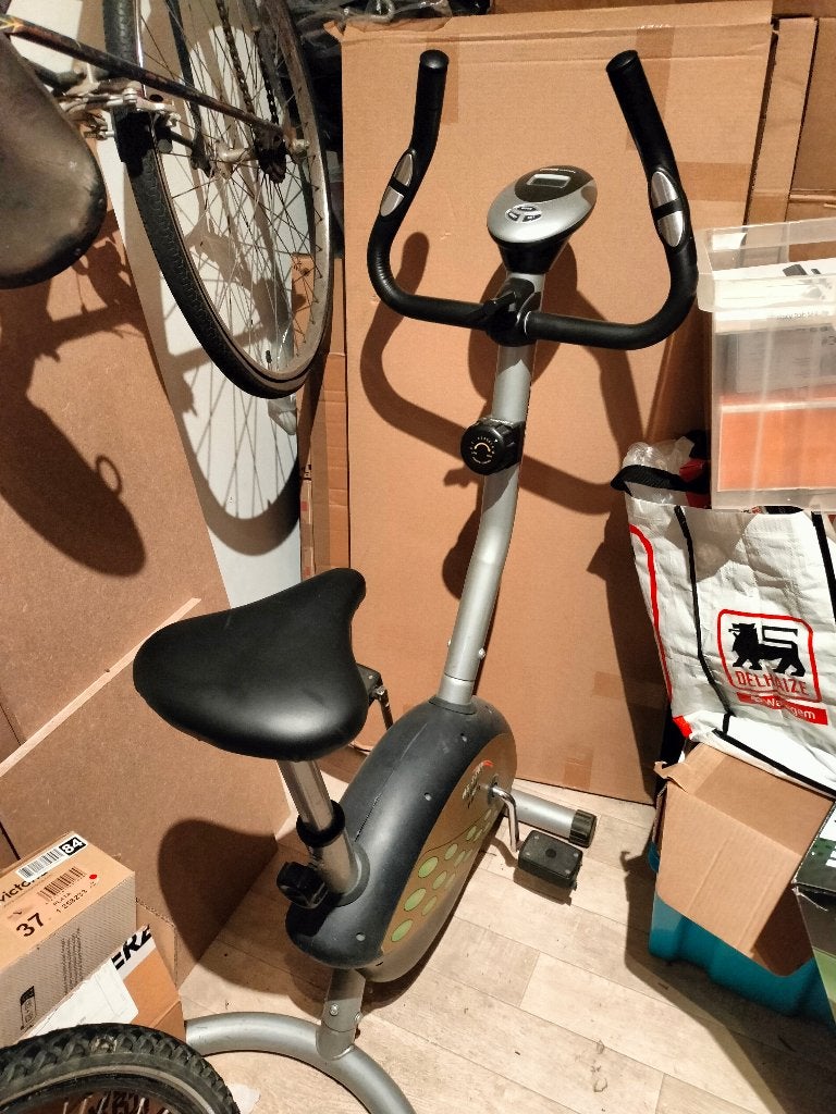 Vélo d'appartement, Sports & Fitness, Enlèvement, Utilisé, Jambes, Vélo d'appartement