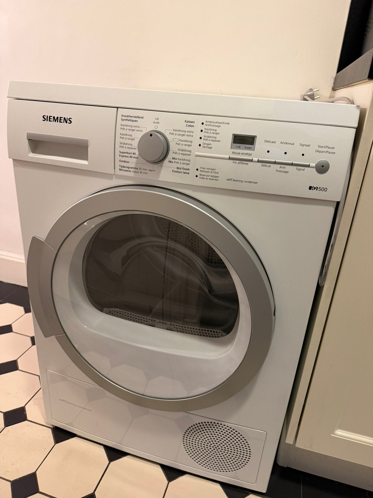Siemens iQ500 droogkast 7kg A++, Ophalen, 6 tot 8 kg, Gebruikt, Minder dan 85 cm