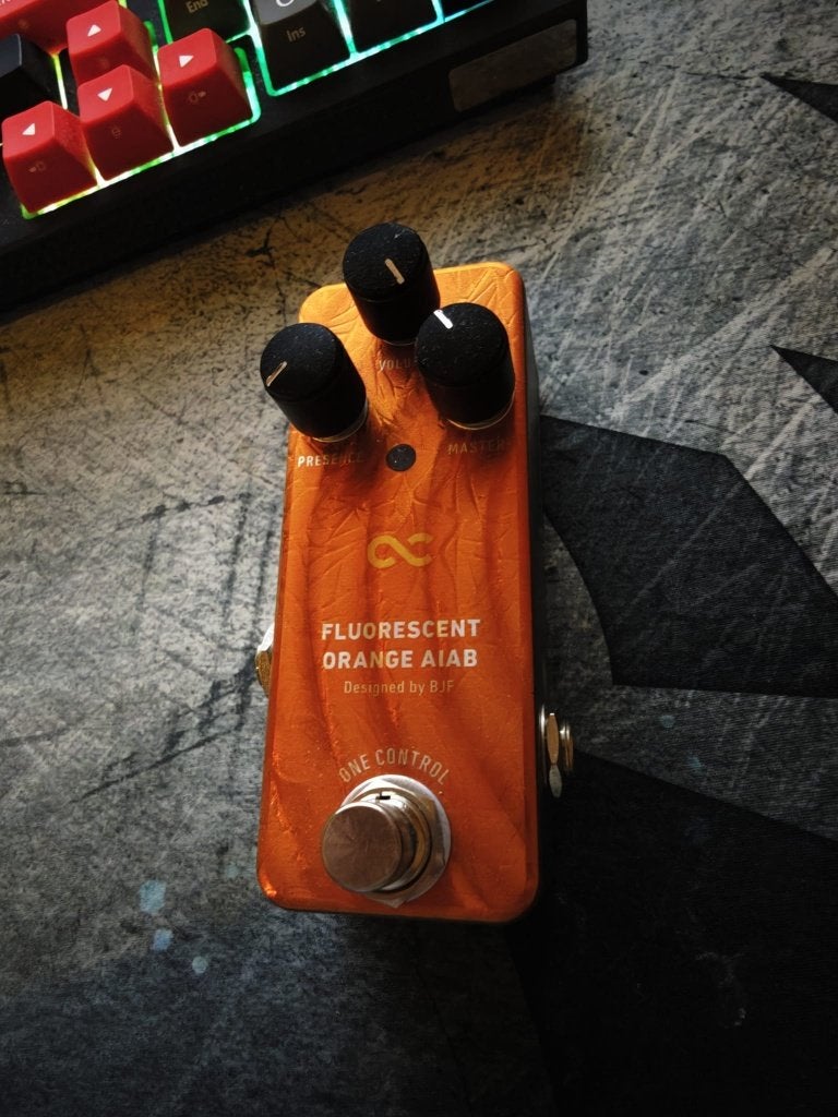 Pedal One Control Fluorescent Orange Amp in a Box Pedal, Musique & Instruments, Enlèvement, Distortion, Overdrive ou Fuzz