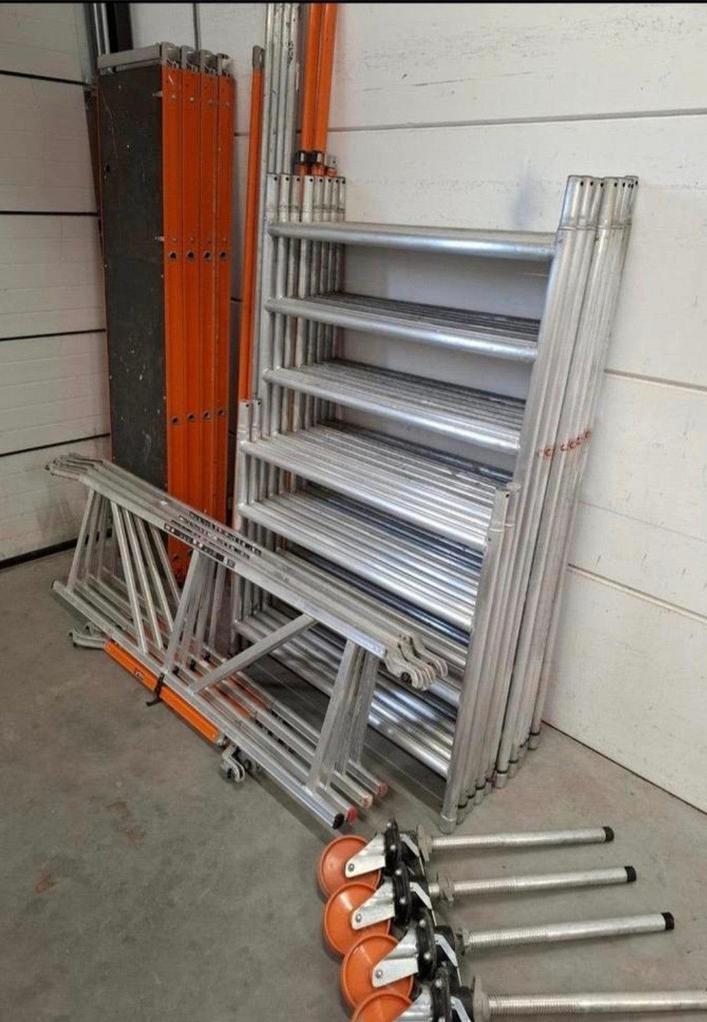 Altrex RS5 rolsteiger/stelling 135x245, WH 10,2 mtr (zgst), Ophalen