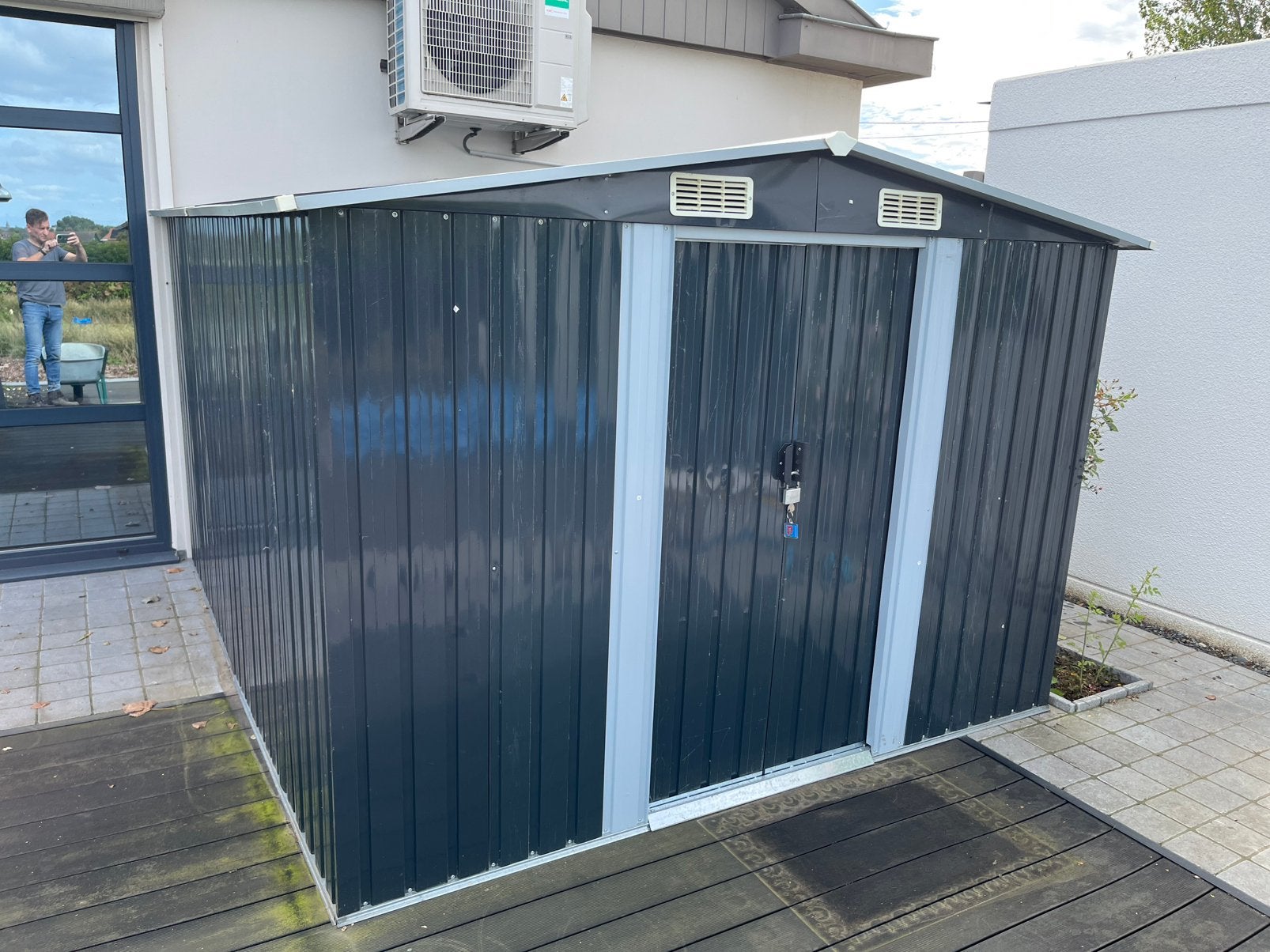 Te koop metalen tuinhuis, Tuin en Terras, Ophalen, Zo goed als nieuw