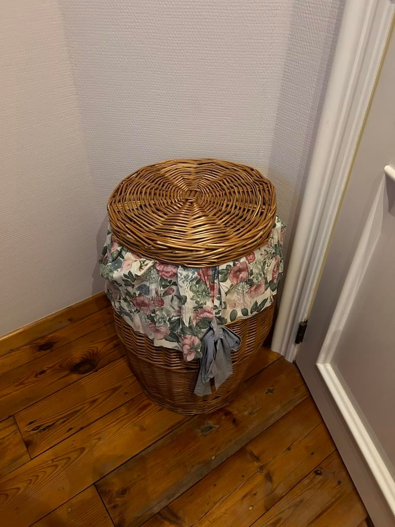 Rieten wasmand. Vintage., Ophalen, Zo goed als nieuw