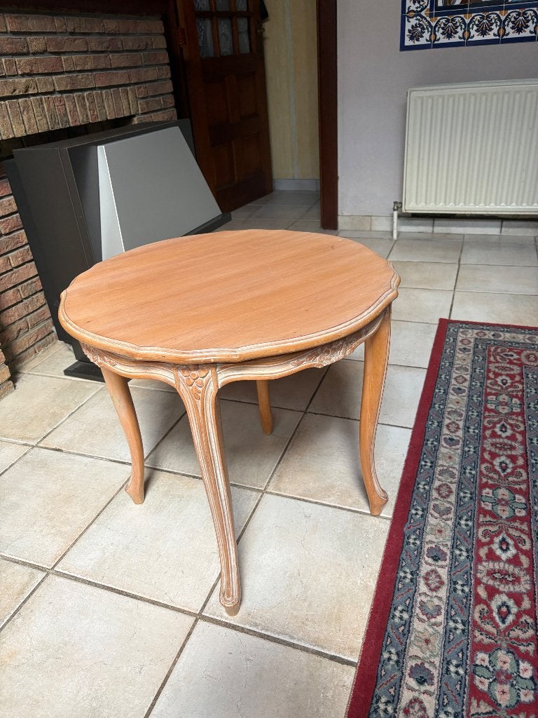 Petite table en bois, Enlèvement