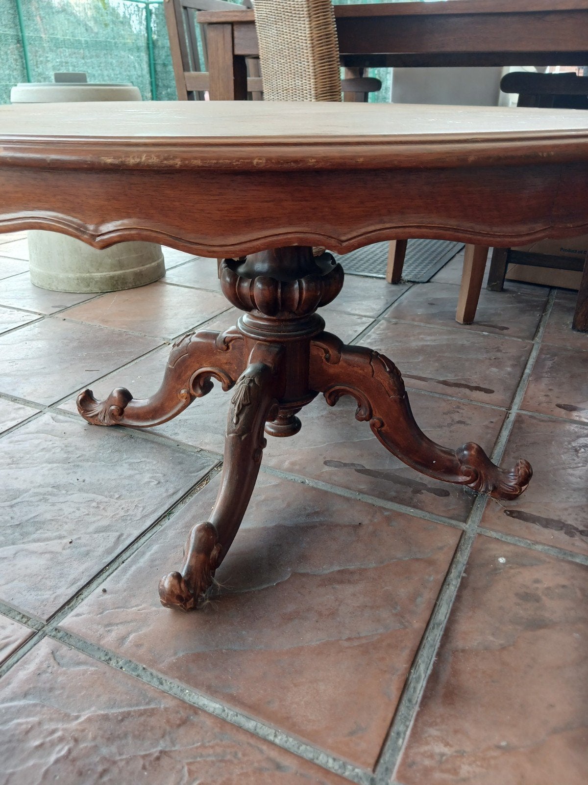 ronde salon tafel 40 euro, Ophalen