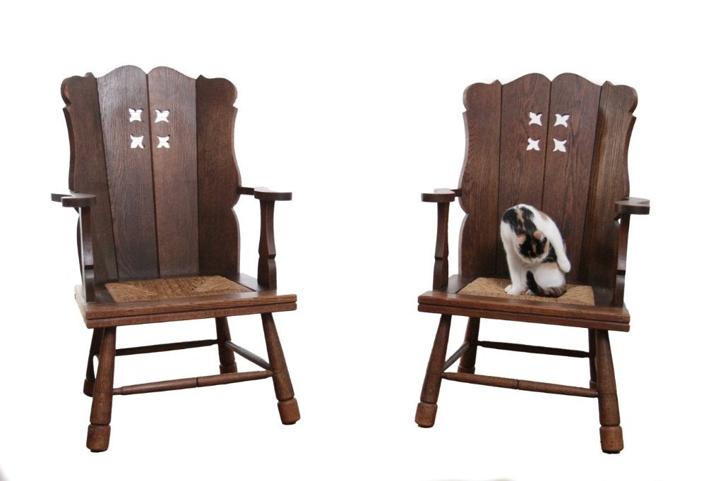 2 brutalist eiken loungestoelen biezen zitting ca 1935, Ophalen