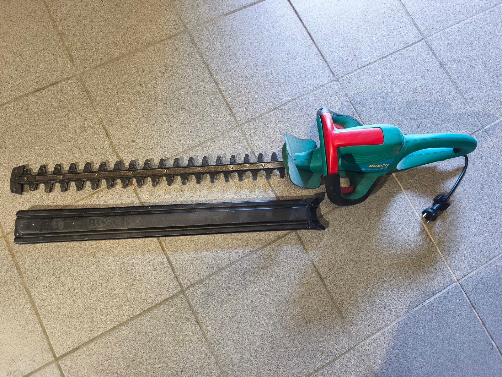 Taille-haie électrique BOSCH AHS 600-24 ST, Enlèvement ou Envoi, Utilisé, Électrique, Bosch