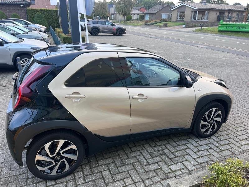 Toyota Aygo AygoX 1.0 benzine PULSE, Auto's, Overige kleuren, 72 pk, Bedrijf, Handgeschakeld