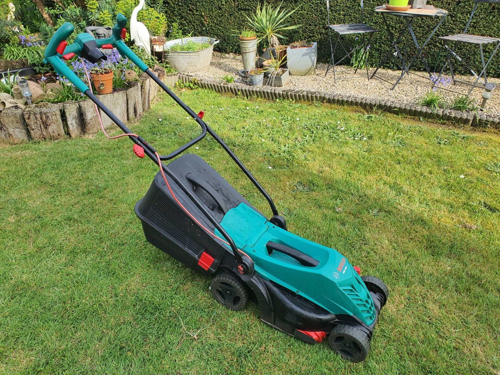 bosh ARM3400 elek grasmaaier 1300w, Tuin en Terras, Grasmaaiers, Ophalen, Elektrische grasmaaier