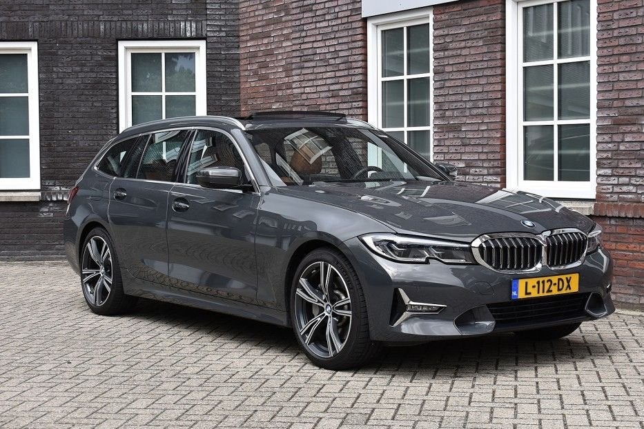 BMW 330 330e xDrive High Executive Individual /Leer/Panodak/, Auto's, BMW, Hybride Elektrisch/Benzine, 3 Reeks, Automaat, 12 kWh