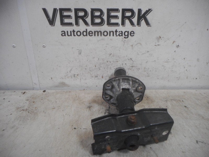 ABSORBEUR PARE-CHOCS AVANT BMW 3 serie (E36 / 4), Utilisé, BMW, Petuelring 130
80809  München, DE, Bayerische Motoren Werke AG