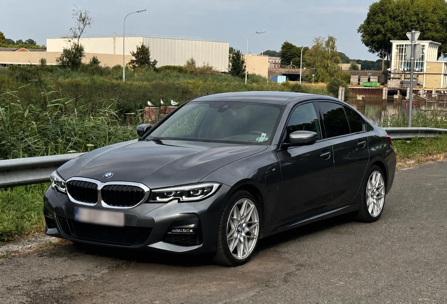 BMW 330eA Plug-In Hybrid – 01/2021 – 113.000 km – 25.000 €, Argent ou Gris, Euro 6, Noir, 5 portes