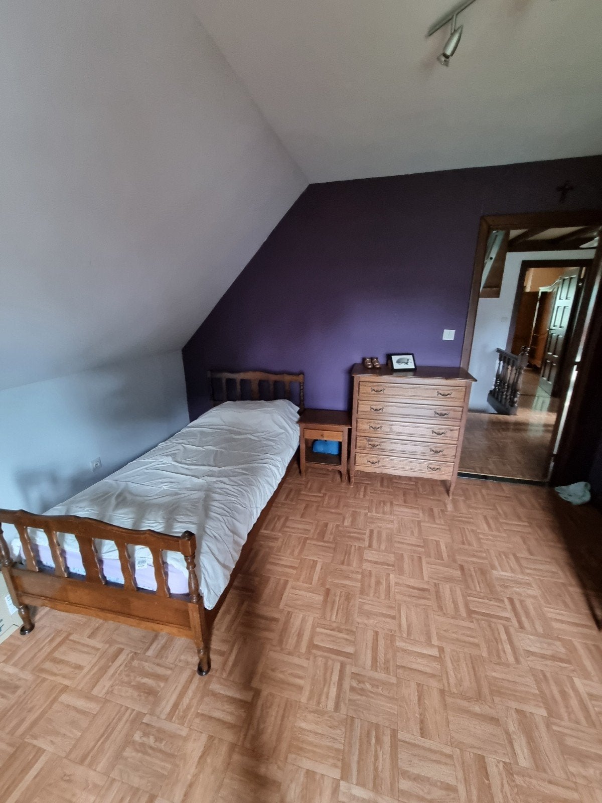 Chambre pour 1 personne, lit, table de chevet et armoire à 3, Enlèvement