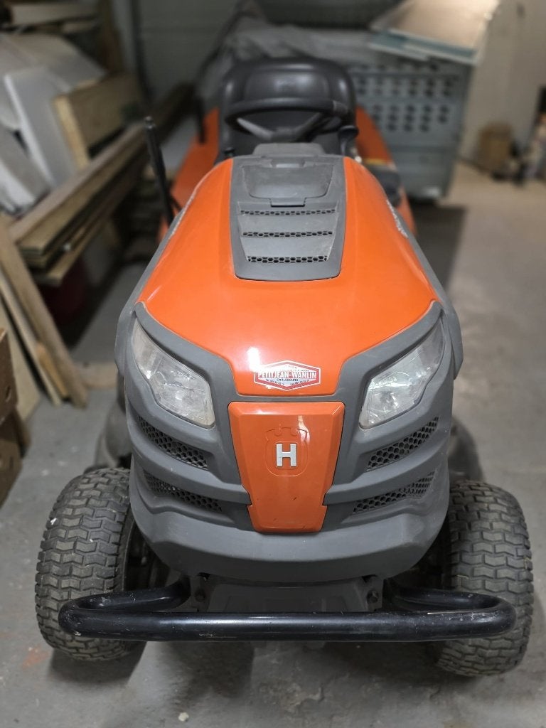 Tondeuse autoportée Husqvarna, Jardin & Terrasse, Enlèvement, Utilisé, Démarrage électrique, 90 à 120 cm