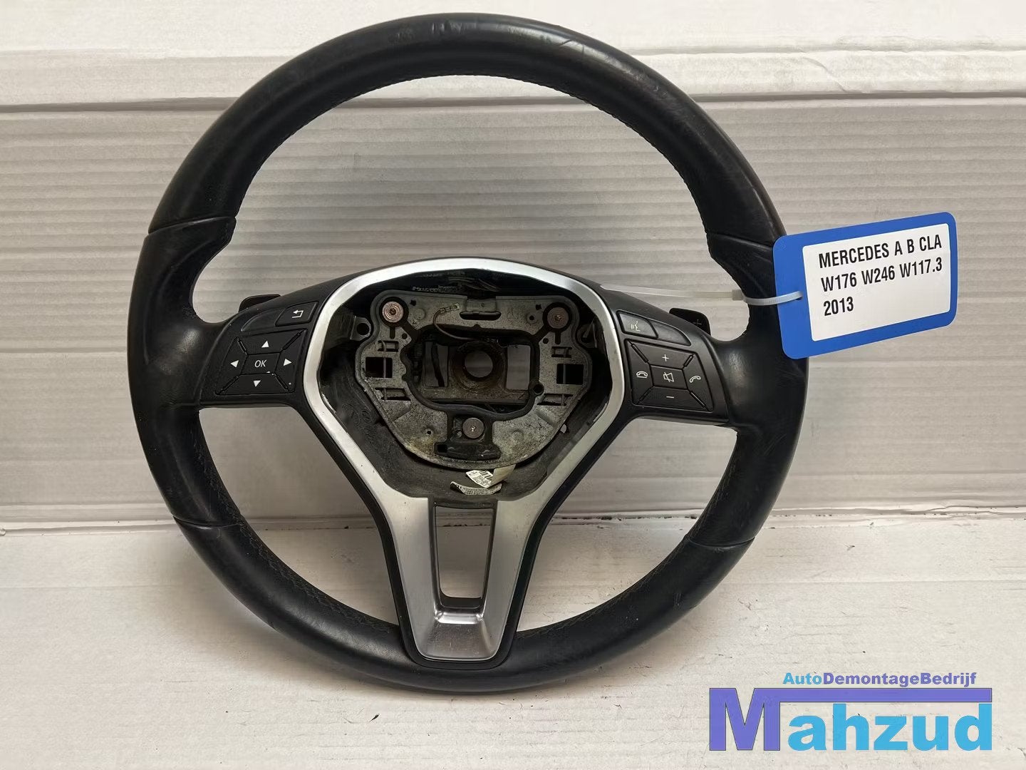 MERCEDES A B CLA W176 Stuurwiel stuur 2012-2018, Mercedes-Benz AG, Mercedes-Benz, Utilisé, Mercedesstrasse 120
70372  Stuttgart, DE