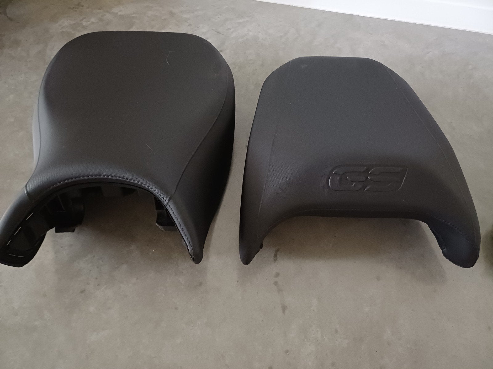 Zadel bestuurder + passagier BMW R1250 GS origineel, mint., Motoren, Ophalen, Nieuw
