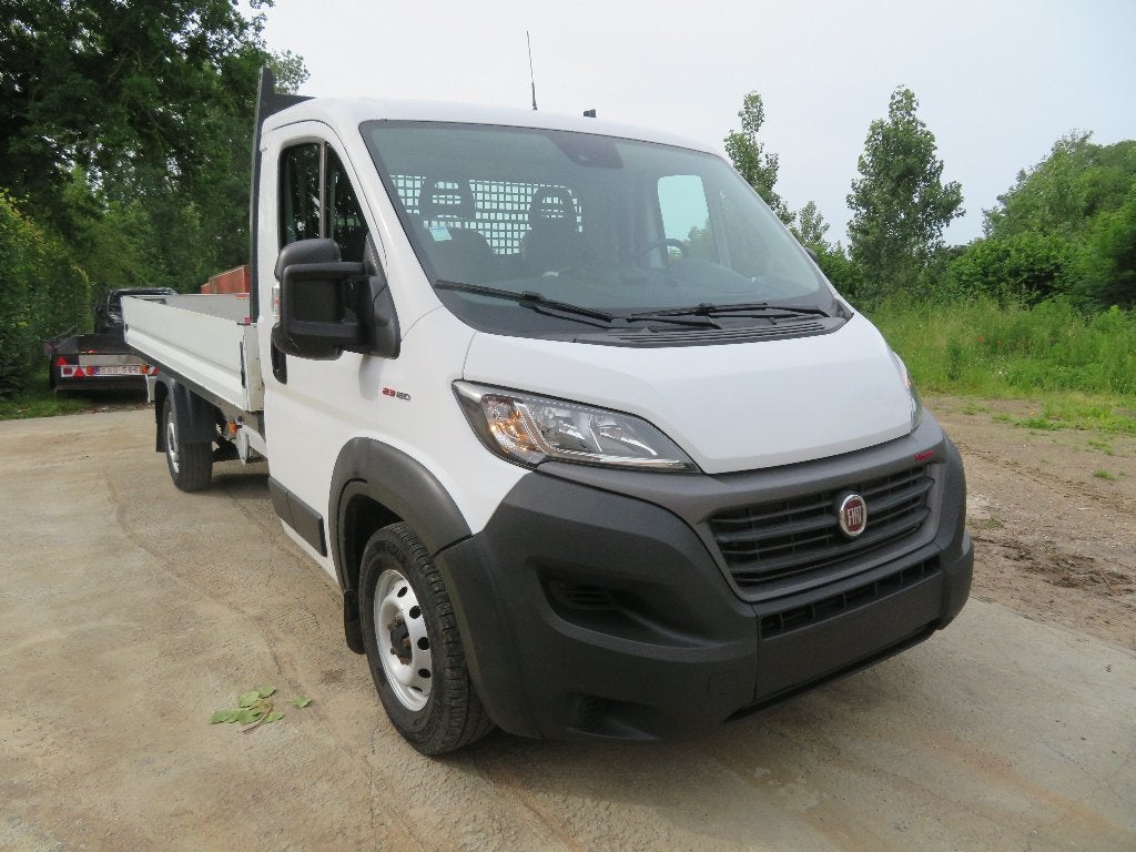 Fiat Ducato Maxi 2.3 Multijet - laadbak - 2021 - €6d, Auto's, Bestelwagens en Lichte vracht, Voorwielaandrijving, Stof, Start-stop-systeem
