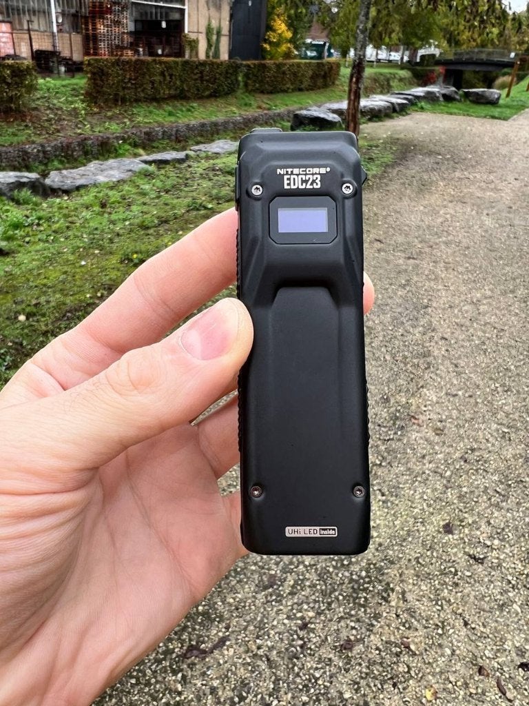 zaklamp Nitecore EDC23, Caravanes & Camping, Enlèvement ou Envoi, Comme neuf, Accumulateur