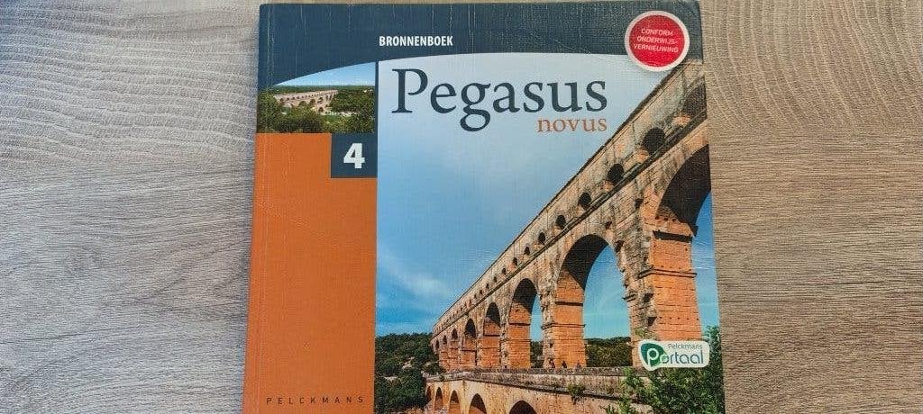 Pegasus Novus 4 Bronnenboek, Boeken, Ophalen, Zo goed als nieuw, Pelckmans, Latijn