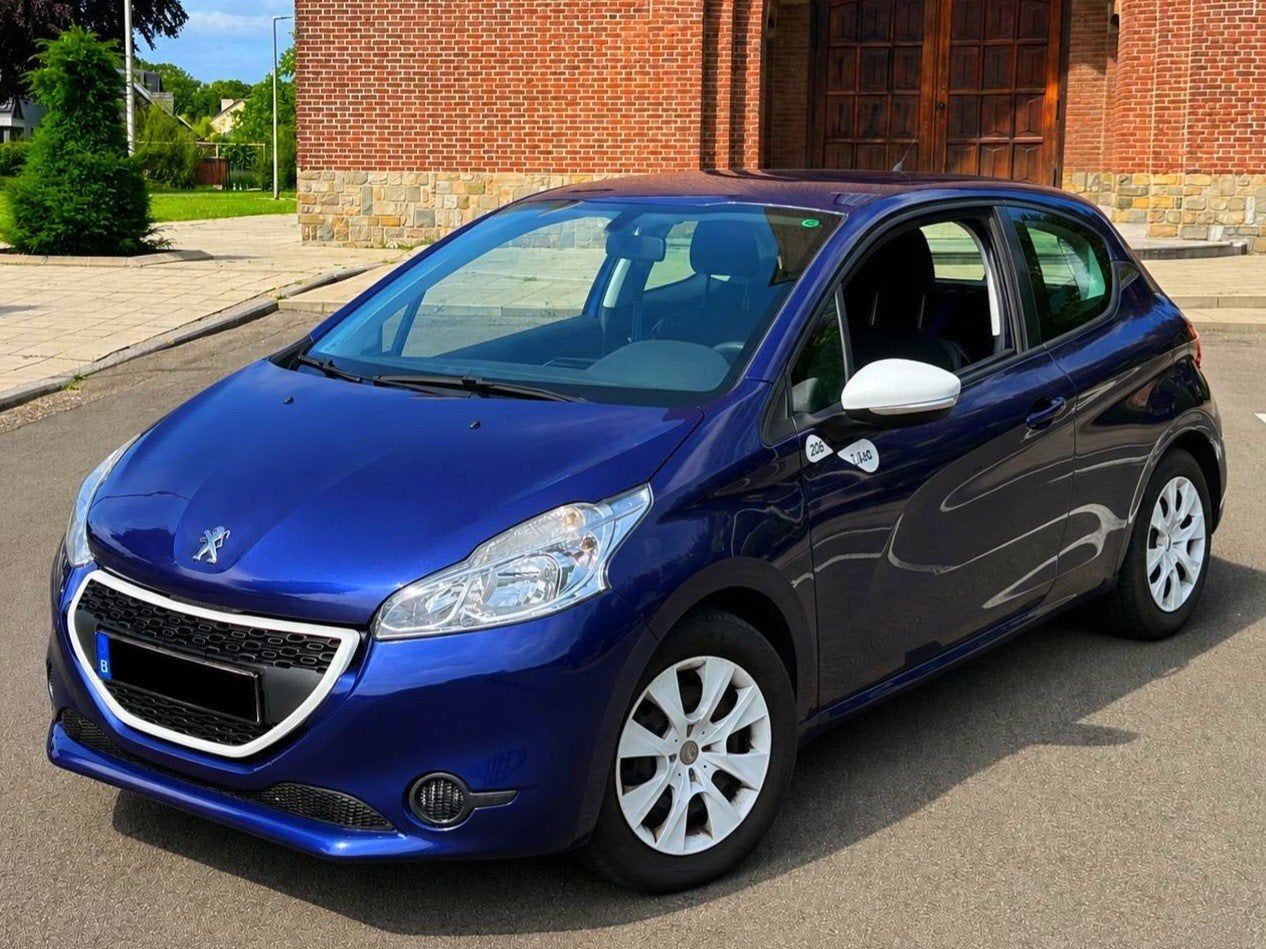 La Peugeot 208 1.0 Essence 3 portes 83xxx KM est inspectée !, Euro 5, Achat, Entreprise, Carnet d'entretien