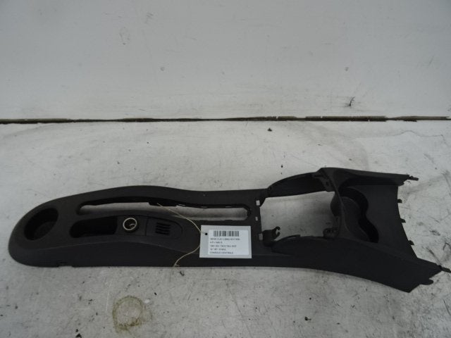 CONSOLE CENTRALE Renault Clio III (BR / CR), Renault, Utilisé, Peter-Huppertz-Straße 5
51063  Köln, DE, Dialog.deutschland@renault.de