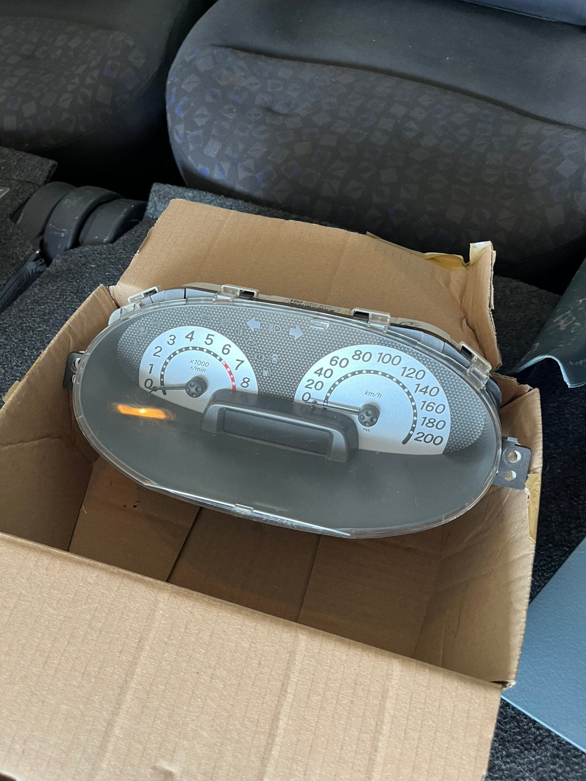 Toyota YARIS  tsport bj 2001snelheidsmeter, Ophalen, Toyota