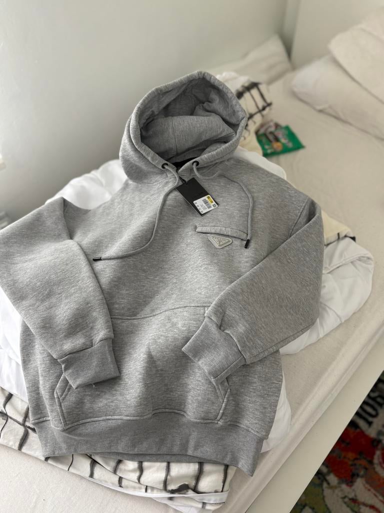 Prada trui, Ophalen, Nieuw, Maat 48/50 (M), Grijs