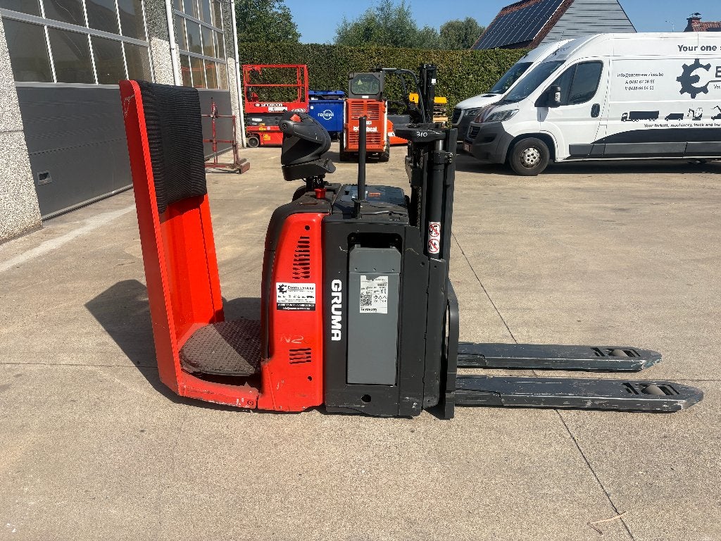 Linde H20 stapelaar, Enlèvement