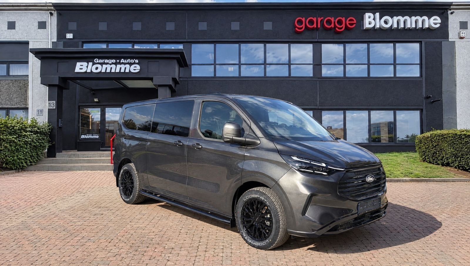 Ford Transit Custom 320 2.0 TDCI L2H1 Limited DC NIEUW ! 6-z, Stof, Gebruikt, Zwart, 4 cilinders