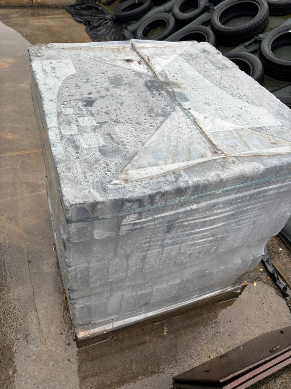 Volledige pallet nieuwe betonklinkers, Ophalen, Zo goed als nieuw