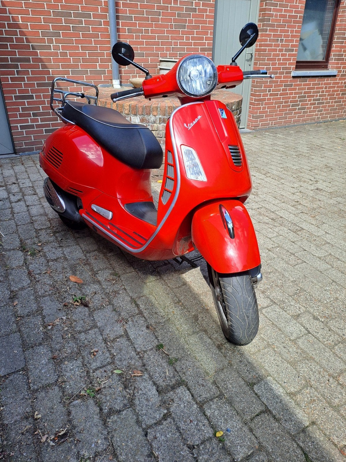 Mooie rode Vespa Gts 125 ie  in prima staat!, Vélos & Vélomoteurs, Autres modèles, 125 cm³, Enlèvement, Utilisé