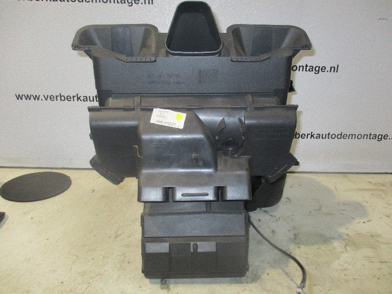 BOITIER VENTILATEUR Saab 900 II (01-1993/02-1998), Saab-de-info@saabgroup.com, Marienbergstraße  96
90411  Nürnberg, DE, Utilisé