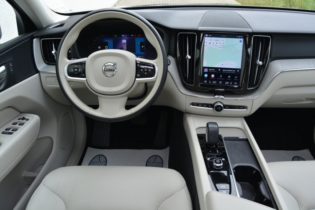 Volvo XC60 T6 350PK PHEV Recharge AWD  Pano/trekhaak/2023, Auto's, Volvo, Automaat, 1969 cc, 257 kW, Leder